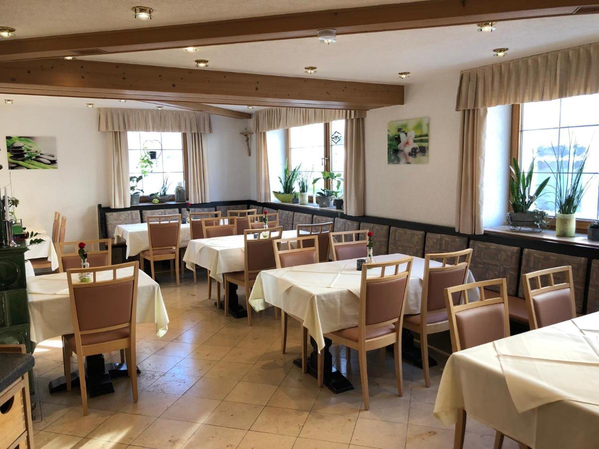 Hotel U. Restaurant Goldener Greifen Донауверт Екстер'єр фото