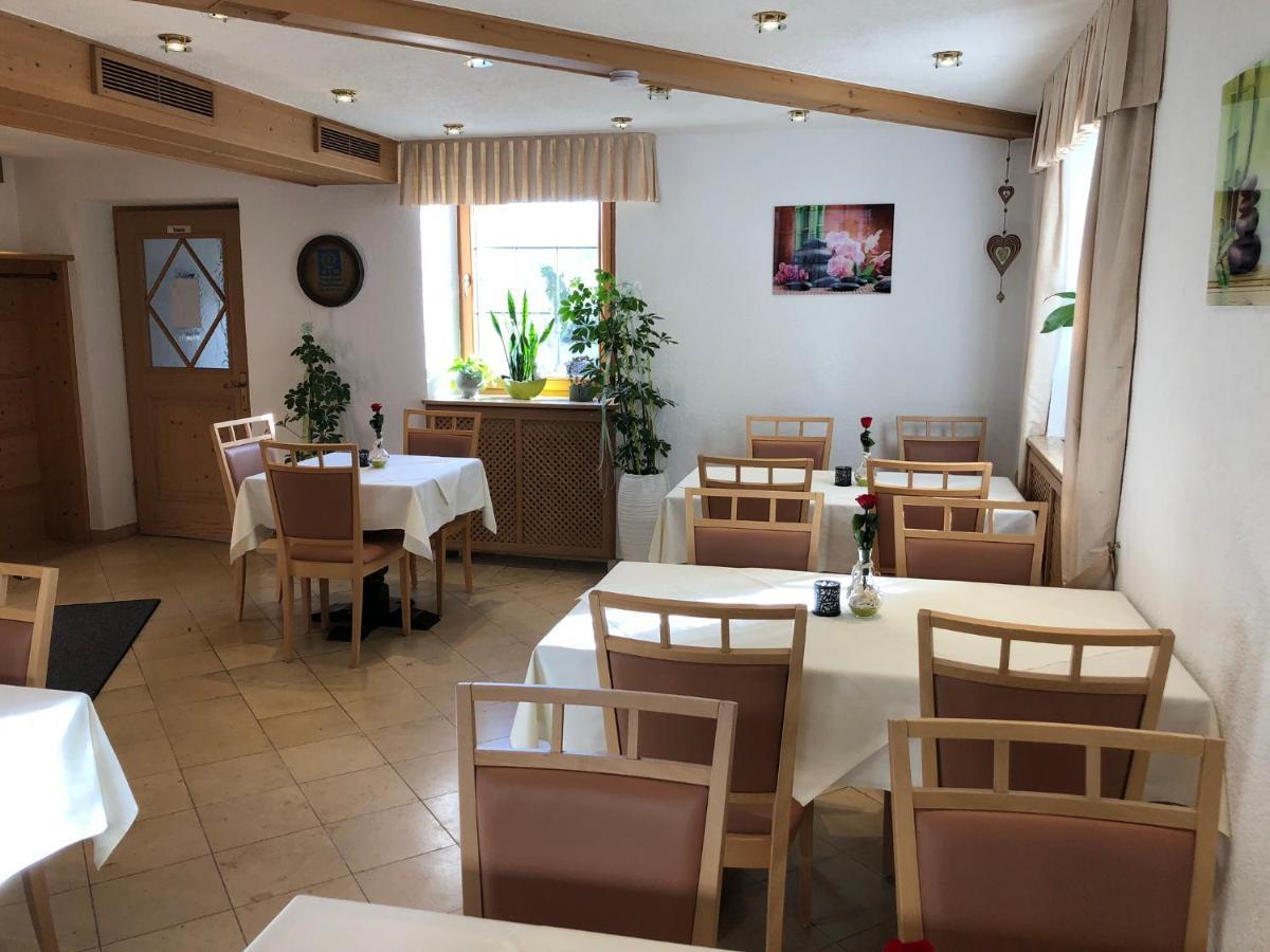 Hotel U. Restaurant Goldener Greifen Донауверт Екстер'єр фото